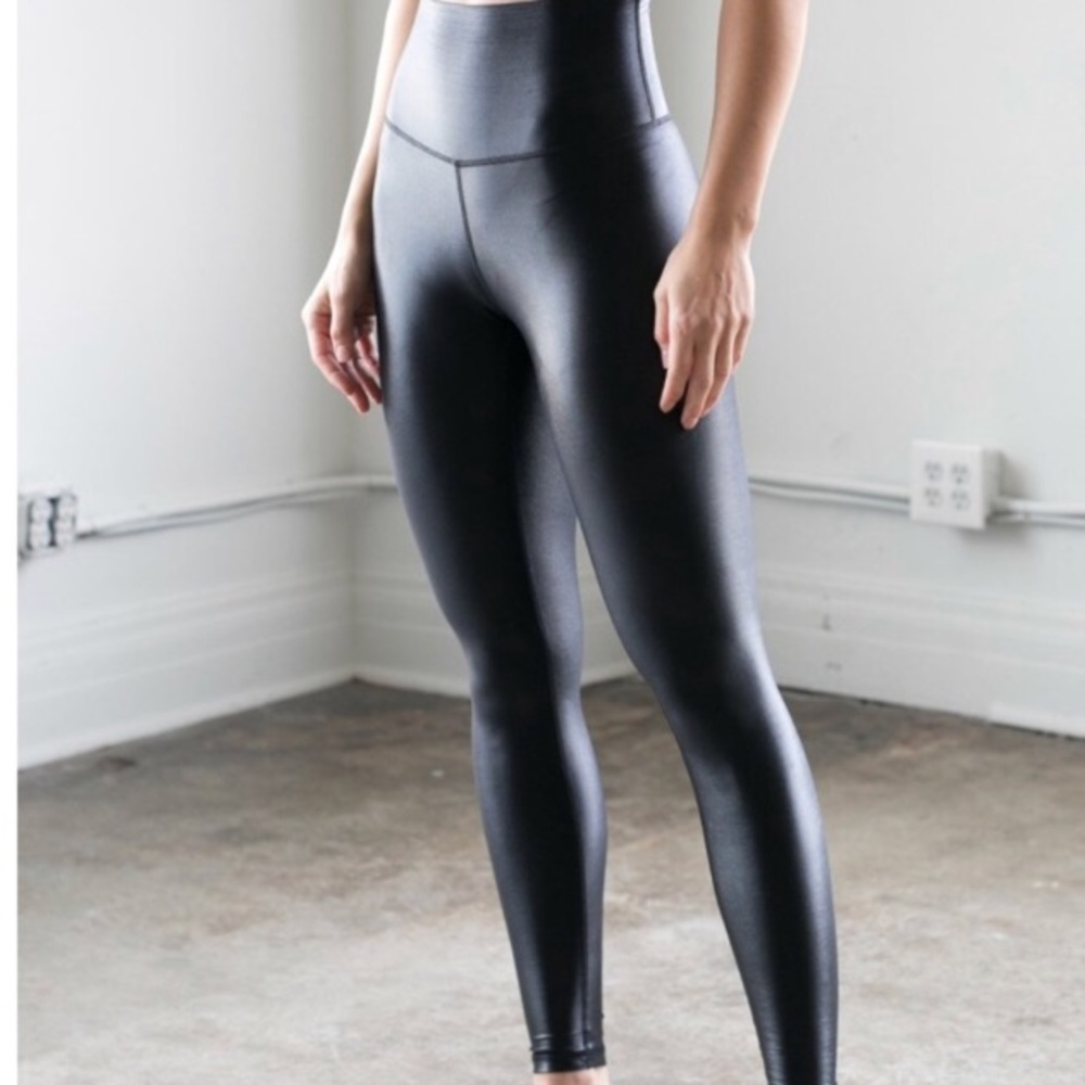 DYI High Shine High Waist EUC 7/8 Ankle Legging XS